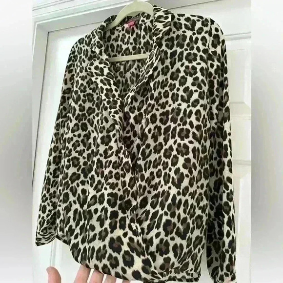 Vince Camuto Leopard Print Wrap Front Style Long Sleeve Blouse Top Size Small - Picture 3 of 6
